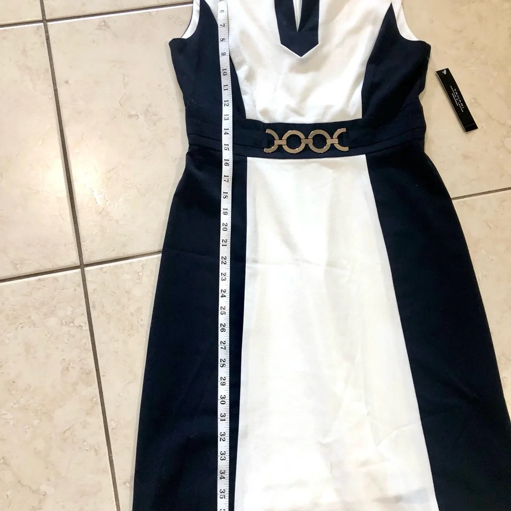 Tahari Navy and White Sleeveless V-Neck Dress. Size 8. NWT - Picture 5 of 7